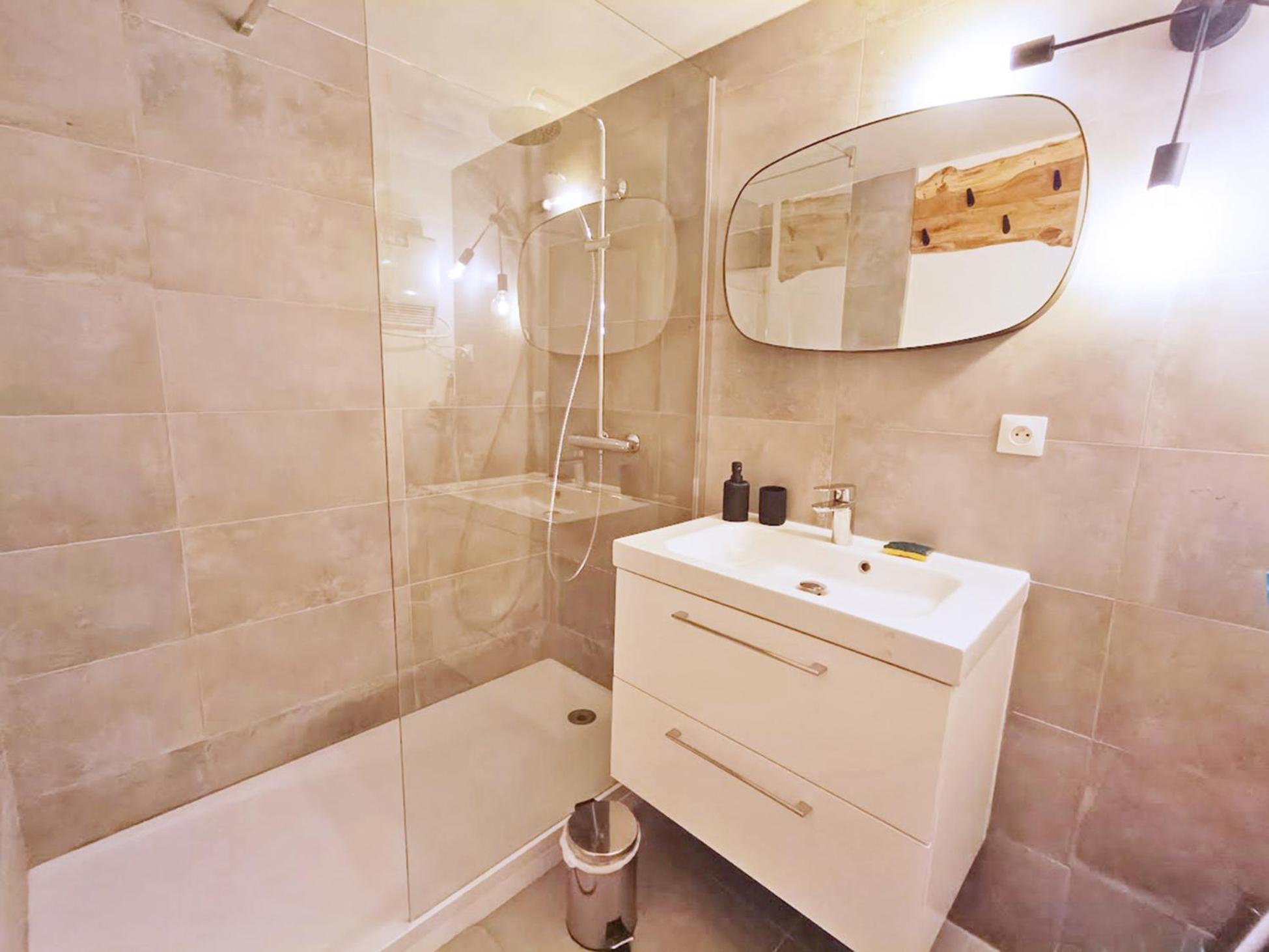 Апартаменты Le Nid De Juliette, T3 Duplex, Parking, Cave Bagneres-de-Luchon Экстерьер фото